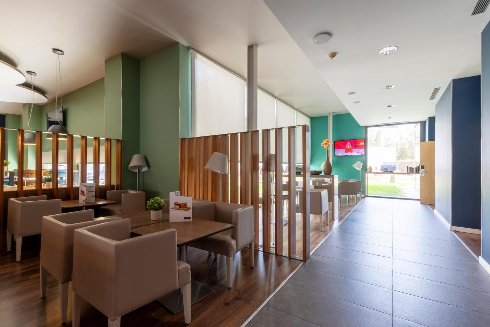 Travelodge Malaga Airport — Photos 2